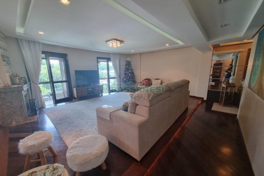 Apartamento com 203m², 3 dormitórios, 3 vagas, no bairro Sagrada Família em Caxias do Sul para Comprar