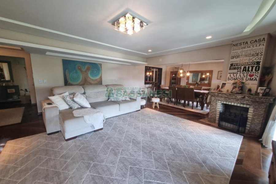 Apartamento com 203m², 3 dormitórios, 3 vagas, no bairro Sagrada Família em Caxias do Sul para Comprar