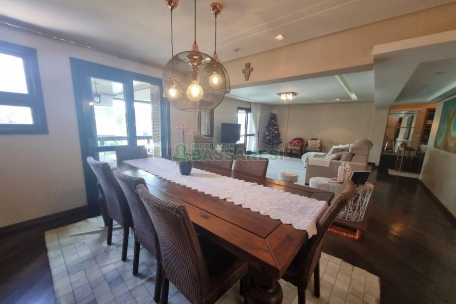 Apartamento com 203m², 3 dormitórios, 3 vagas, no bairro Sagrada Família em Caxias do Sul para Comprar
