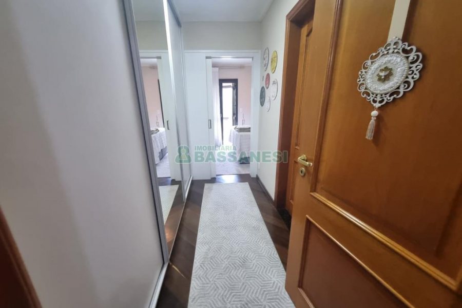 Apartamento com 203m², 3 dormitórios, 3 vagas, no bairro Sagrada Família em Caxias do Sul para Comprar