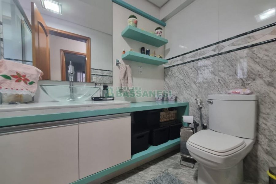 Apartamento com 203m², 3 dormitórios, 3 vagas, no bairro Sagrada Família em Caxias do Sul para Comprar