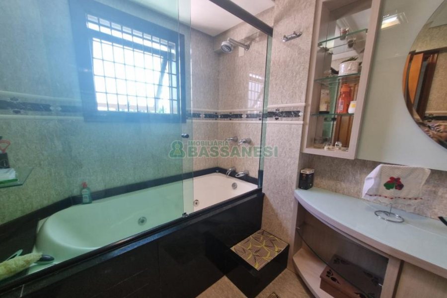 Apartamento com 203m², 3 dormitórios, 3 vagas, no bairro Sagrada Família em Caxias do Sul para Comprar