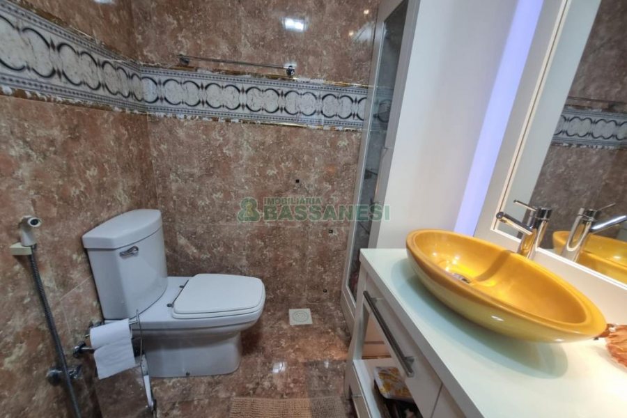 Apartamento com 203m², 3 dormitórios, 3 vagas, no bairro Sagrada Família em Caxias do Sul para Comprar