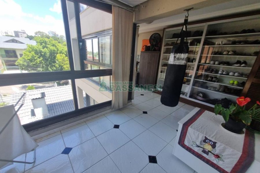 Apartamento com 203m², 3 dormitórios, 3 vagas, no bairro Sagrada Família em Caxias do Sul para Comprar