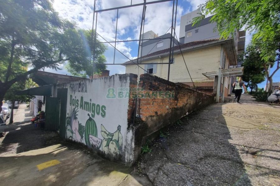 Terreno com 176m², no bairro Cristo Redentor em Caxias do Sul para Comprar