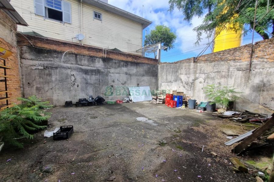 Terreno com 176m², no bairro Cristo Redentor em Caxias do Sul para Comprar