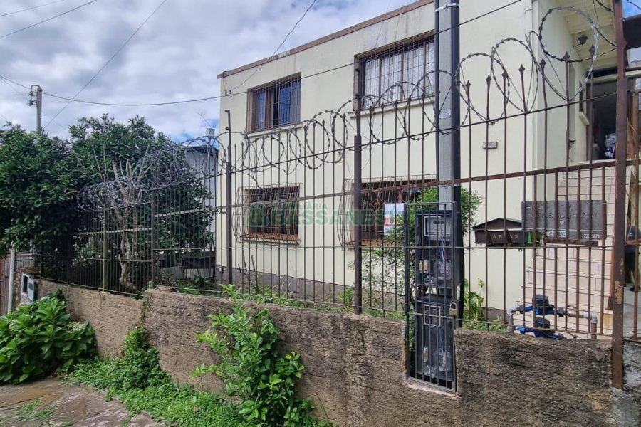 Apartamento com 80m², 3 dormitórios, 1 vaga, no bairro Sagrada Família em Caxias do Sul para Alugar