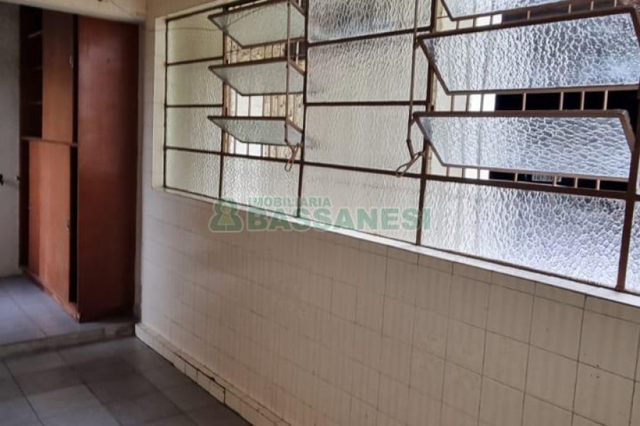 Apartamento com 80m², 3 dormitórios, 1 vaga, no bairro Sagrada Família em Caxias do Sul para Alugar