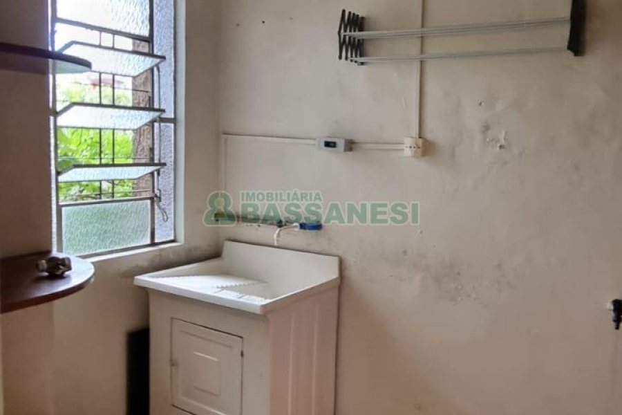 Apartamento com 80m², 3 dormitórios, 1 vaga, no bairro Sagrada Família em Caxias do Sul para Alugar