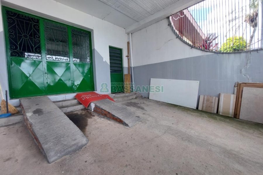 Loja com 100m², 1 vaga, no bairro Rio Branco em Caxias do Sul para Alugar