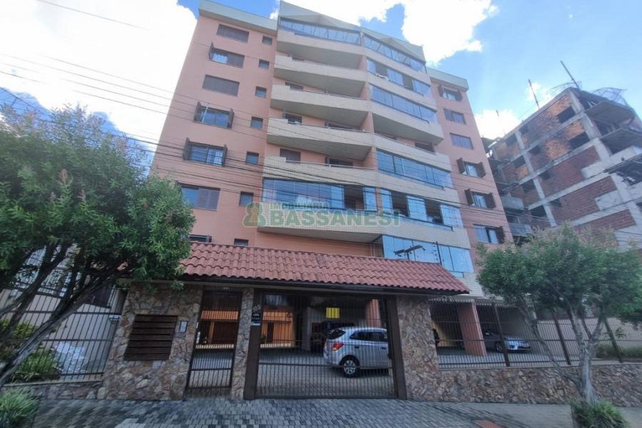 Apartamento com 109m², 2 dormitórios, 1 vaga, no bairro Medianeira em Caxias do Sul para Alugar