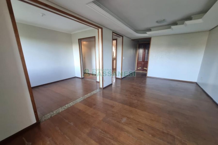 Apartamento com 109m², 2 dormitórios, 1 vaga, no bairro Medianeira em Caxias do Sul para Alugar