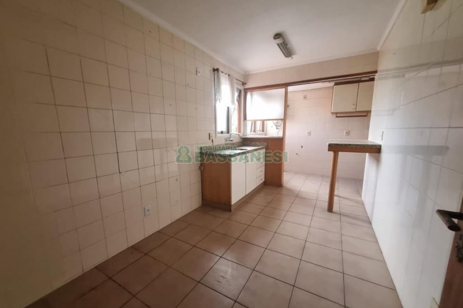 Apartamento com 109m², 2 dormitórios, 1 vaga, no bairro Medianeira em Caxias do Sul para Alugar