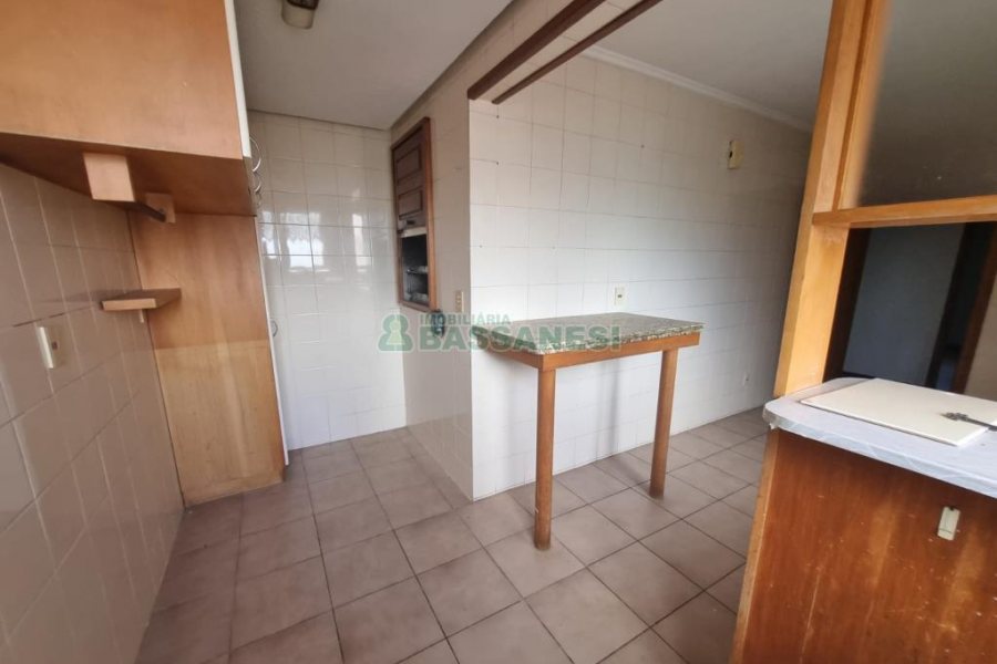 Apartamento com 109m², 2 dormitórios, 1 vaga, no bairro Medianeira em Caxias do Sul para Alugar
