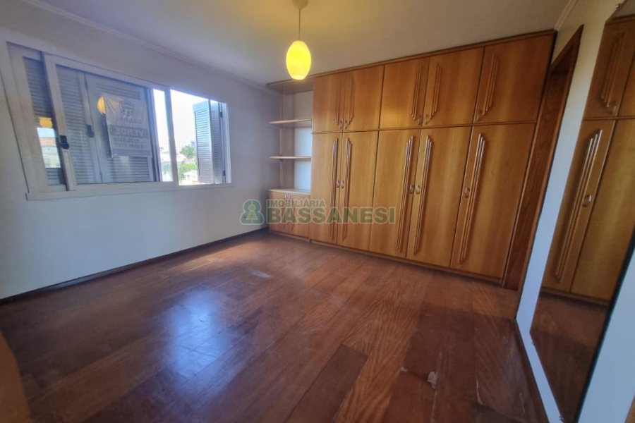 Apartamento com 109m², 2 dormitórios, 1 vaga, no bairro Medianeira em Caxias do Sul para Alugar