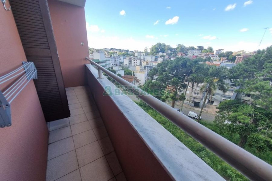 Apartamento com 109m², 2 dormitórios, 1 vaga, no bairro Medianeira em Caxias do Sul para Alugar