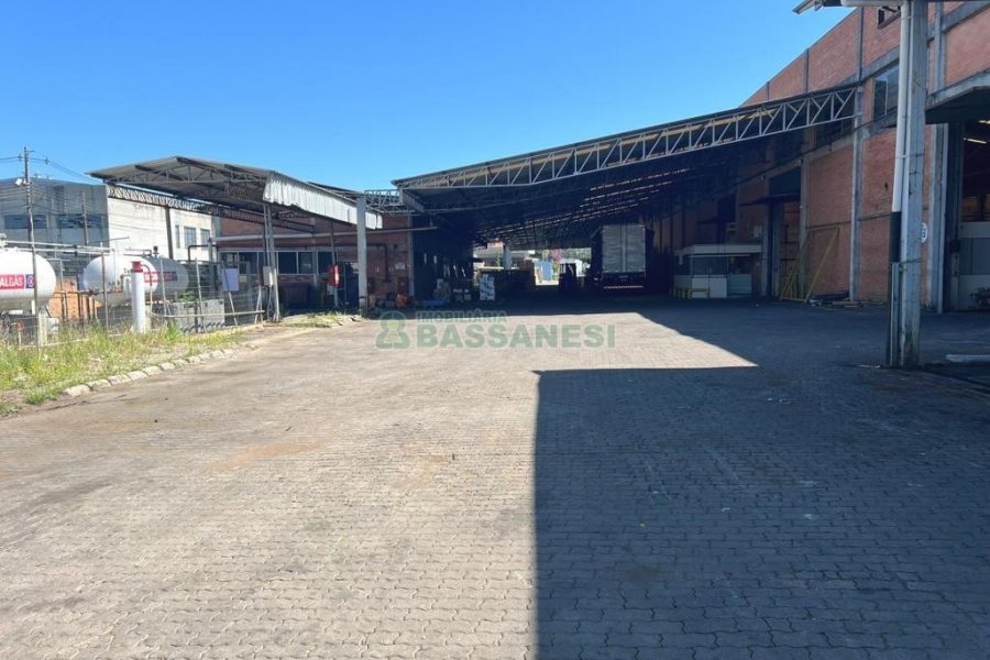 Pavilhão com 8000m², no bairro Santa Catarina em Caxias do Sul para Alugar