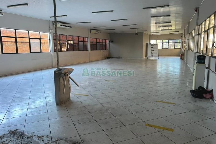 Pavilhão com 8000m², no bairro Santa Catarina em Caxias do Sul para Alugar