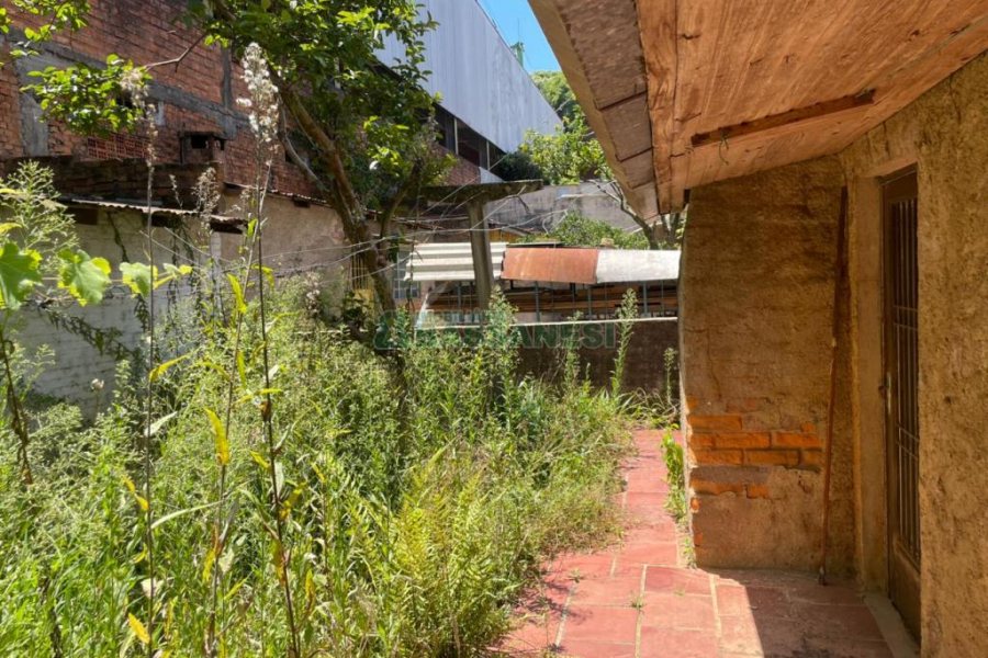 Casa com 204m², 3 dormitórios, 2 vagas, no bairro Centro em Caxias do Sul para Comprar