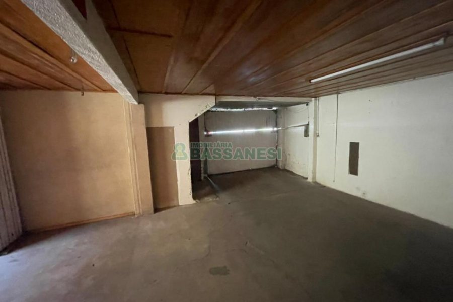 Casa com 204m², 3 dormitórios, 2 vagas, no bairro Centro em Caxias do Sul para Comprar
