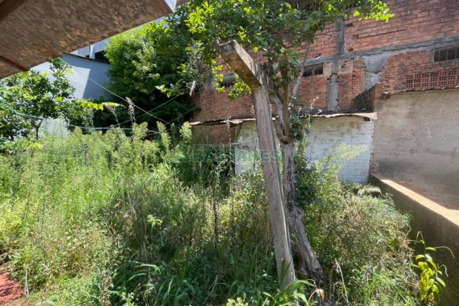 Casa com 204m², 3 dormitórios, 2 vagas, no bairro Centro em Caxias do Sul para Comprar