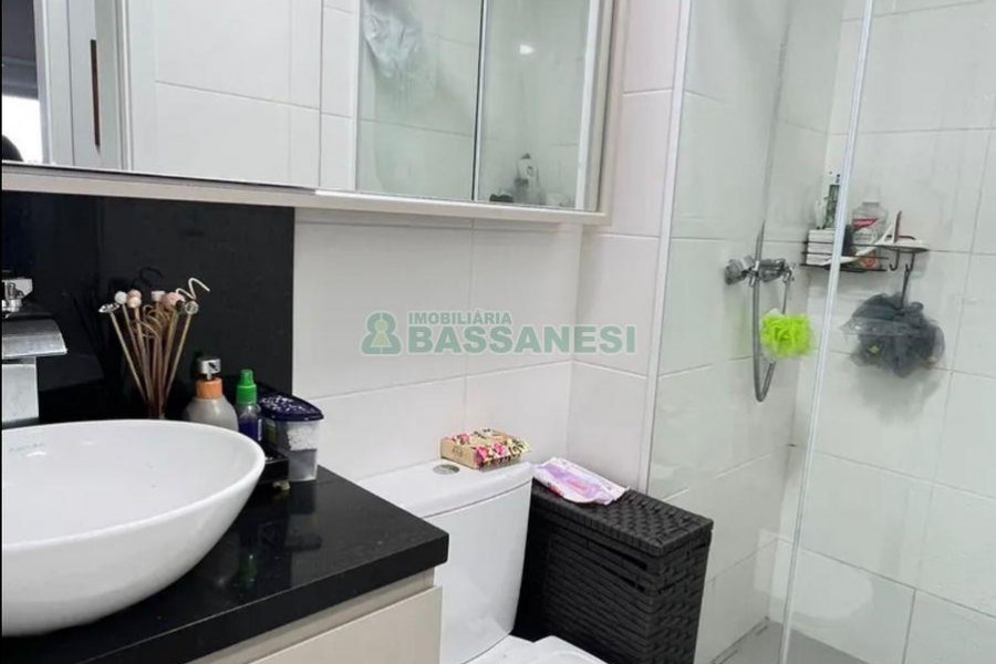 Apartamento com 58m², 2 dormitórios, 1 vaga, no bairro Panazzolo em Caxias do Sul para Alugar