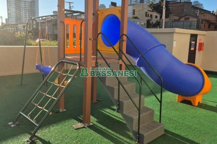 Apartamento com 58m², 2 dormitórios, 1 vaga, no bairro Panazzolo em Caxias do Sul para Alugar