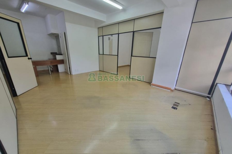Sala com 70m², no bairro Centro em Caxias do Sul para Alugar