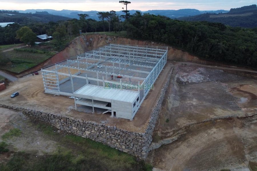 Pavilhão com 4500m², no bairro Linha 40 em Caxias do Sul para Alugar