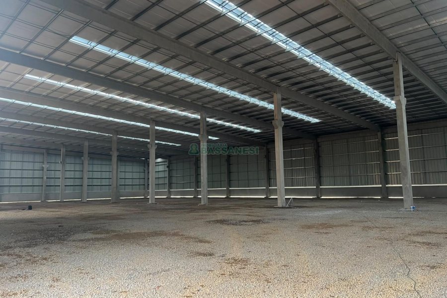 Pavilhão com 4500m², no bairro Sao Gotardo em Flores da Cunha para Alugar