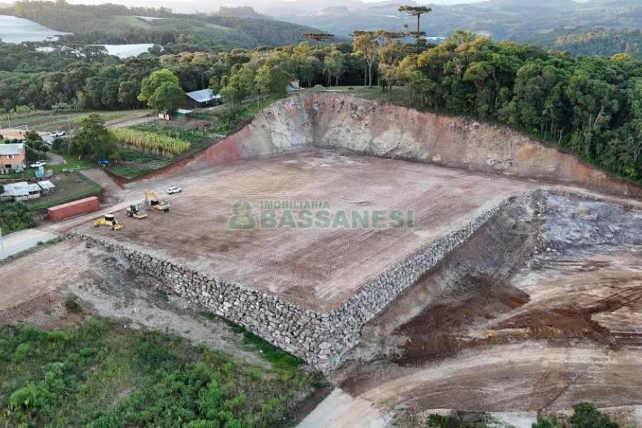 Pavilhão com 4500m², no bairro Linha 40 em Caxias do Sul para Alugar