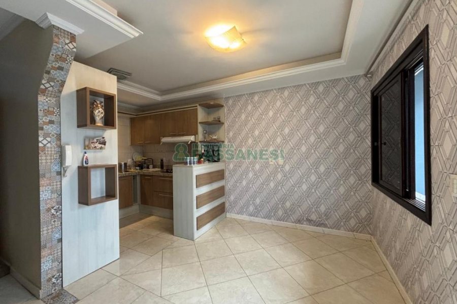 Casa com 180m², 3 dormitórios, 3 vagas, no bairro Vila Verde em Caxias do Sul para Alugar