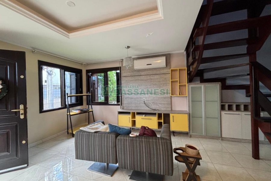 Casa com 180m², 3 dormitórios, 3 vagas, no bairro Vila Verde em Caxias do Sul para Alugar