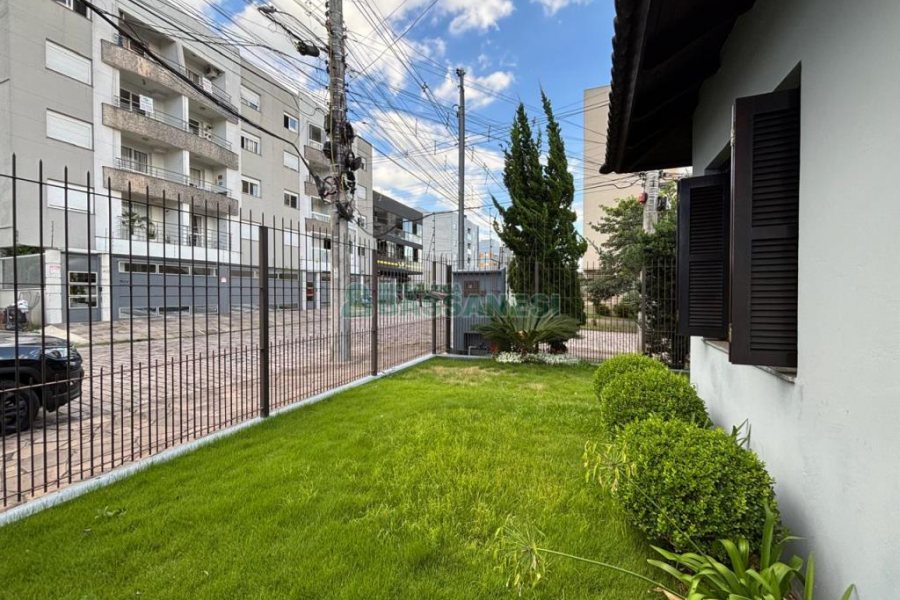 Casa com 180m², 3 dormitórios, 3 vagas, no bairro Vila Verde em Caxias do Sul para Alugar