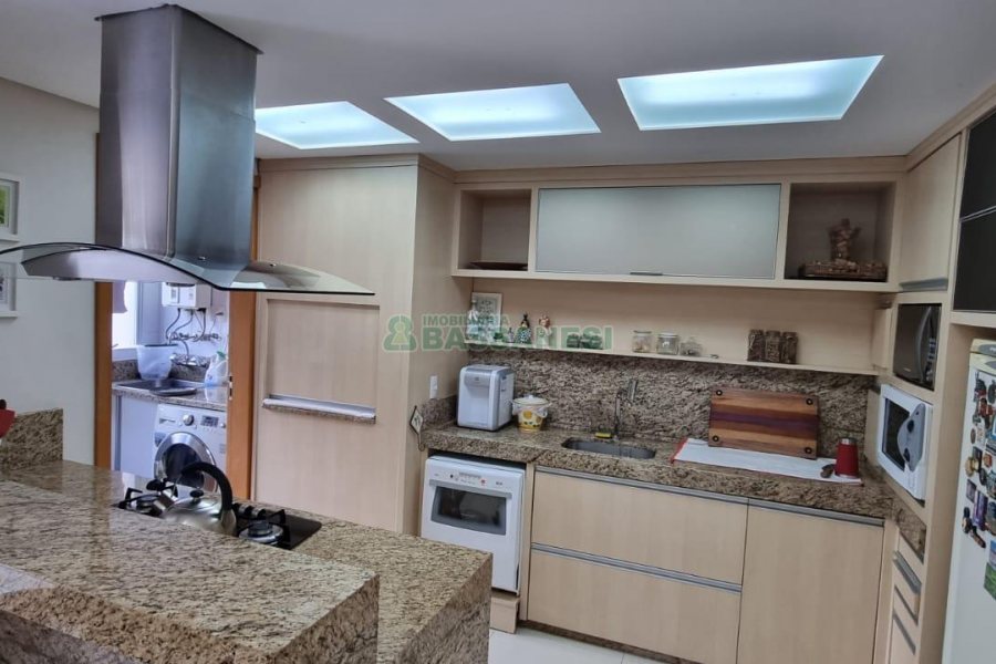 Apartamento com 172m², 2 dormitórios, 2 vagas, no bairro Jardim América em Caxias do Sul para Comprar