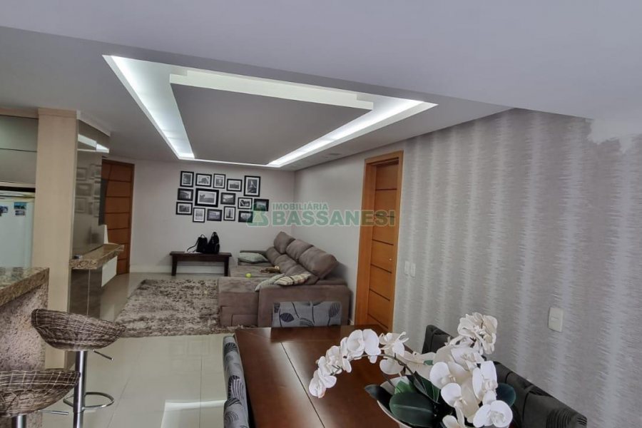 Apartamento com 172m², 2 dormitórios, 2 vagas, no bairro Jardim América em Caxias do Sul para Comprar