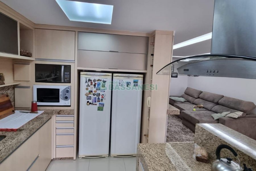 Apartamento com 172m², 2 dormitórios, 2 vagas, no bairro Jardim América em Caxias do Sul para Comprar