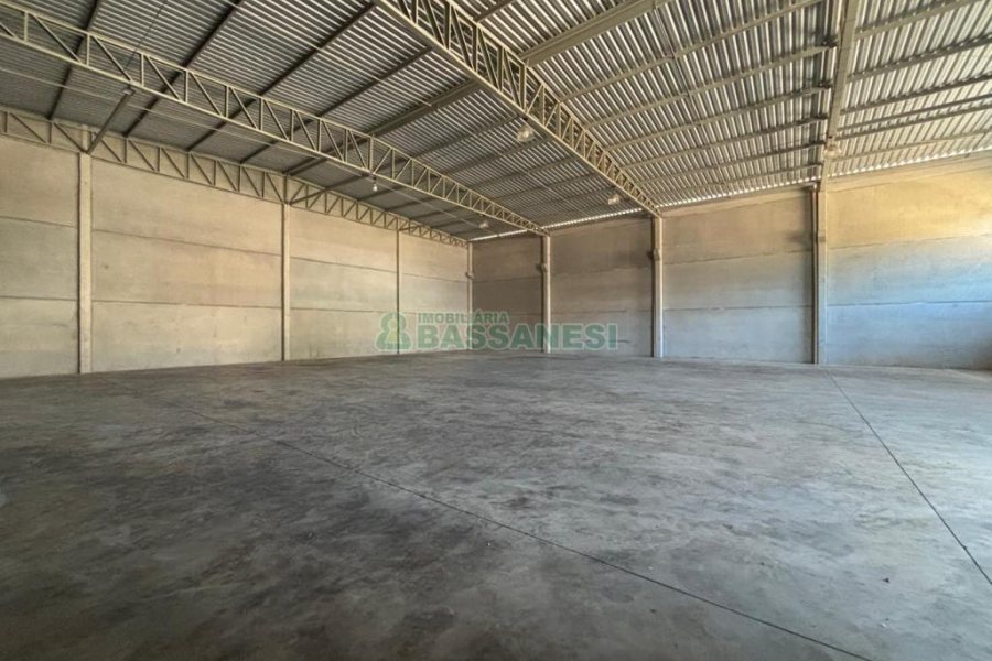 Pavilhão com 640m², no bairro Jardim das Hortências em Caxias do Sul para Alugar