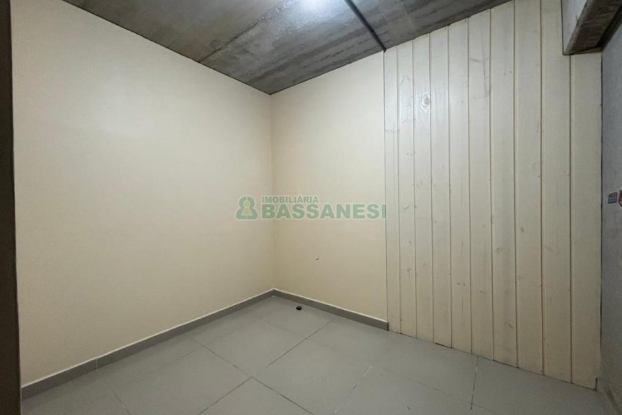 Pavilhão com 640m², no bairro Jardim das Hortências em Caxias do Sul para Alugar