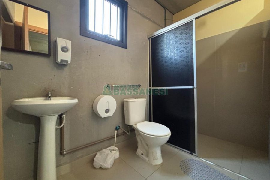 Pavilhão com 640m², no bairro Jardim das Hortências em Caxias do Sul para Alugar