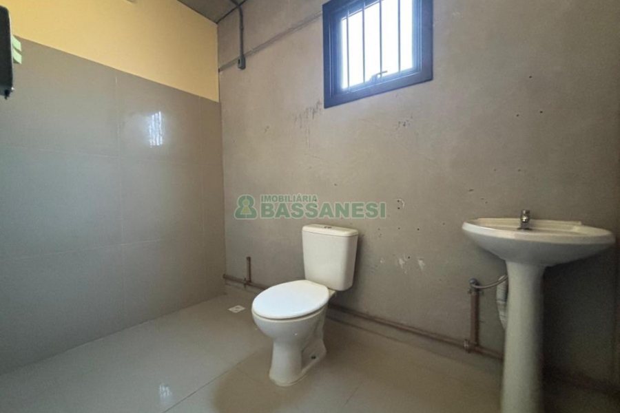 Pavilhão com 640m², no bairro Jardim das Hortências em Caxias do Sul para Alugar