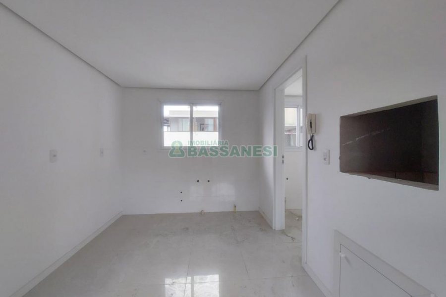 Apartamento com 85m², 2 dormitórios, 2 vagas, no bairro Pio X em Caxias do Sul para Alugar