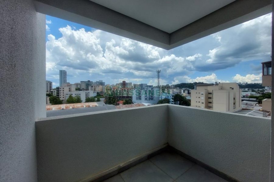 Apartamento com 85m², 2 dormitórios, 2 vagas, no bairro Pio X em Caxias do Sul para Alugar