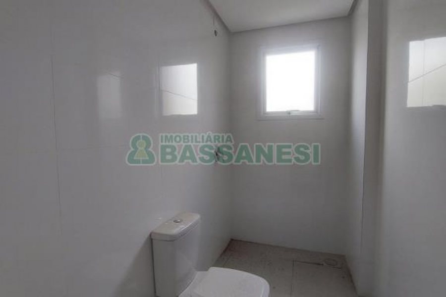 Apartamento com 85m², 2 dormitórios, 2 vagas, no bairro Pio X em Caxias do Sul para Alugar
