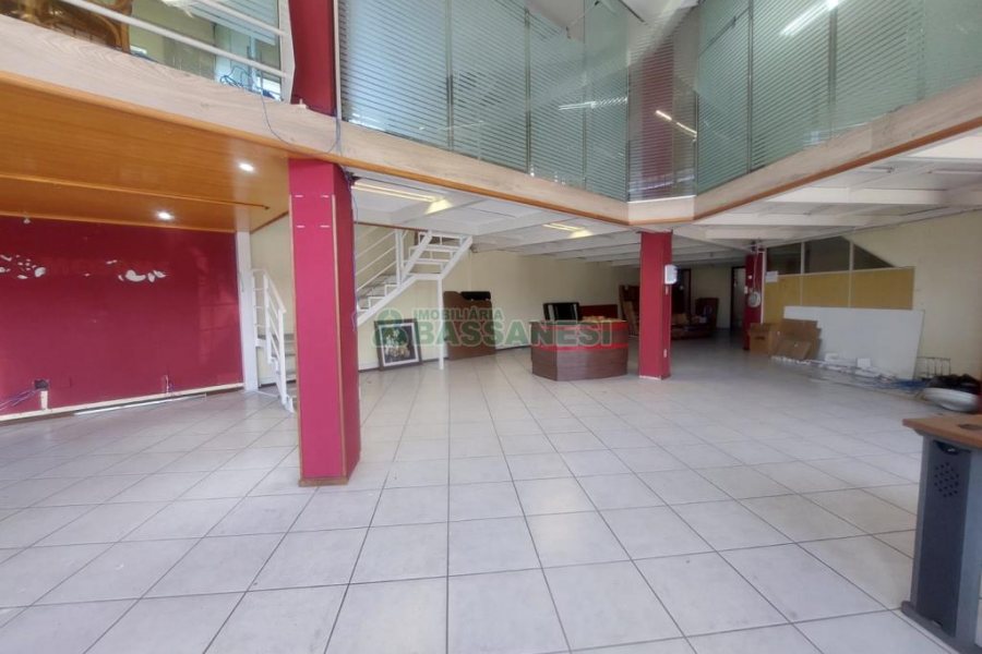 Loja com 306m², no bairro Santa Catarina em Caxias do Sul para Alugar