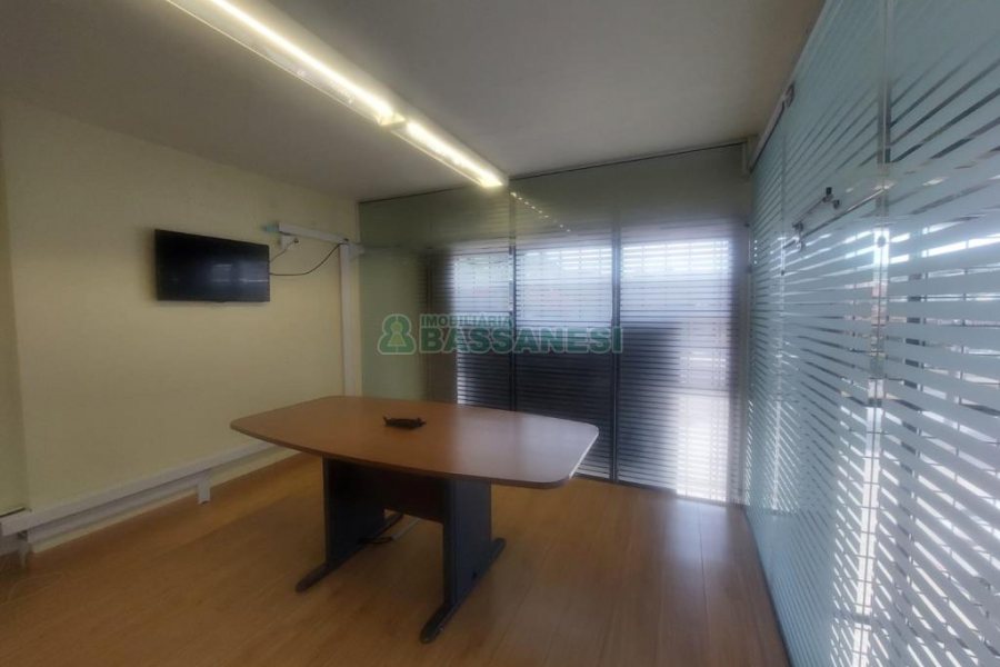 Loja com 306m², no bairro Santa Catarina em Caxias do Sul para Alugar