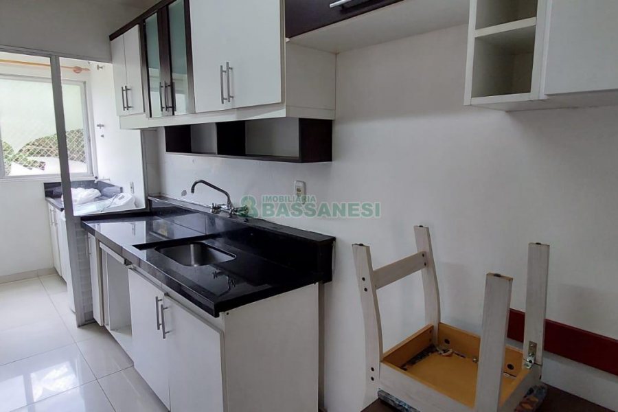 Apartamento, 2 dormitórios, 1 vaga, no bairro Lourdes em Caxias do Sul para Alugar