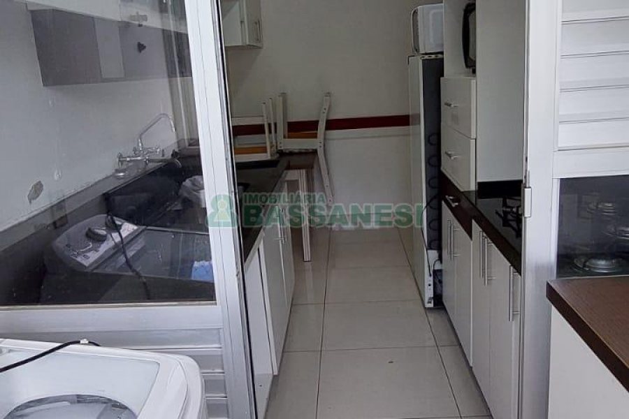 Apartamento, 2 dormitórios, 1 vaga, no bairro Lourdes em Caxias do Sul para Alugar