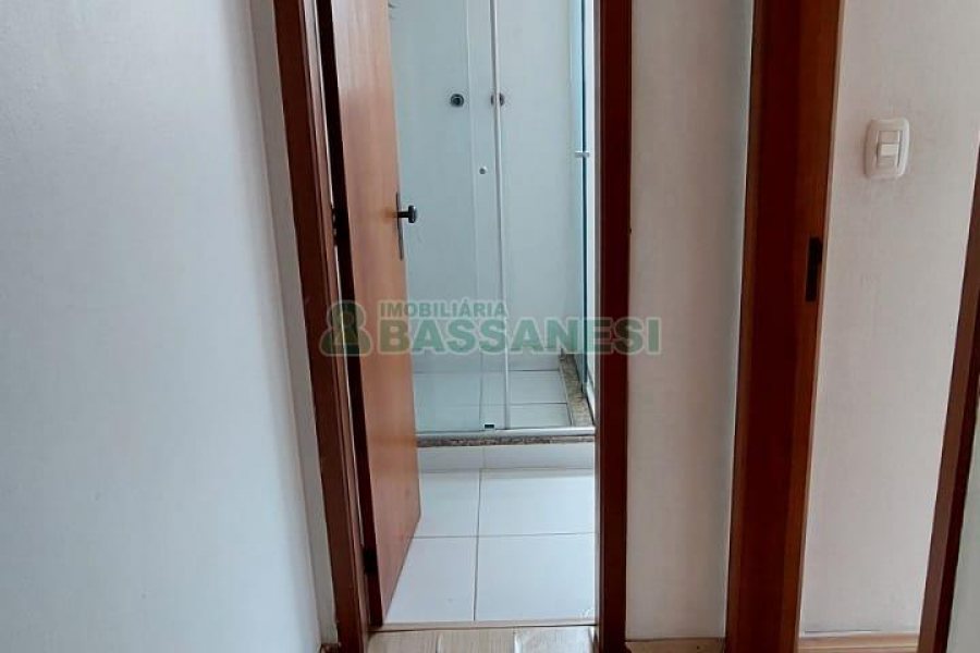 Apartamento, 2 dormitórios, 1 vaga, no bairro Lourdes em Caxias do Sul para Alugar