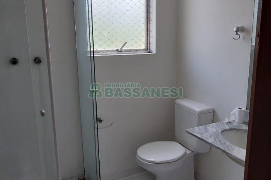 Apartamento, 2 dormitórios, 1 vaga, no bairro Lourdes em Caxias do Sul para Alugar